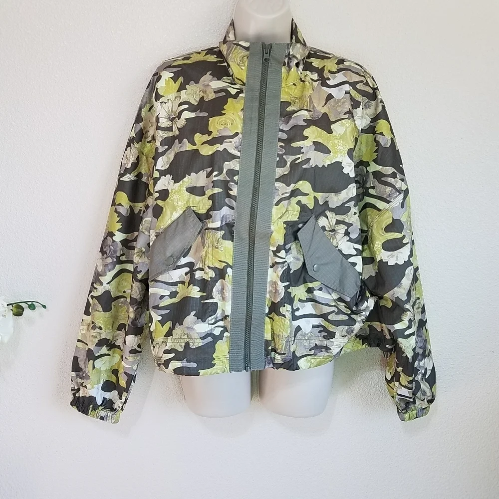 Nike Women's Sportswear Woven Windbreaker Jacket
